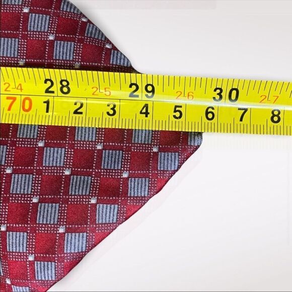 ARROW | 3/$15 Red & Gray Patterned Silk Tie - Picture 4 of 5